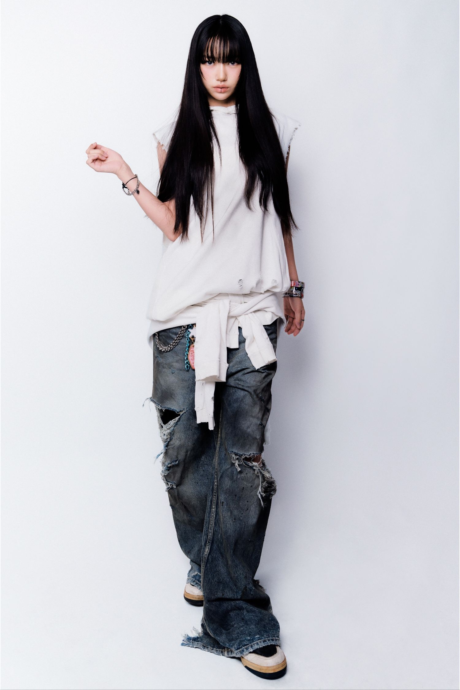 A moment captured by Sooin (MEOVV)'s fan