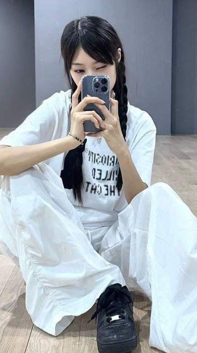 최애 팬덤이 추천하는 최정은 (izna) 배경 이미지