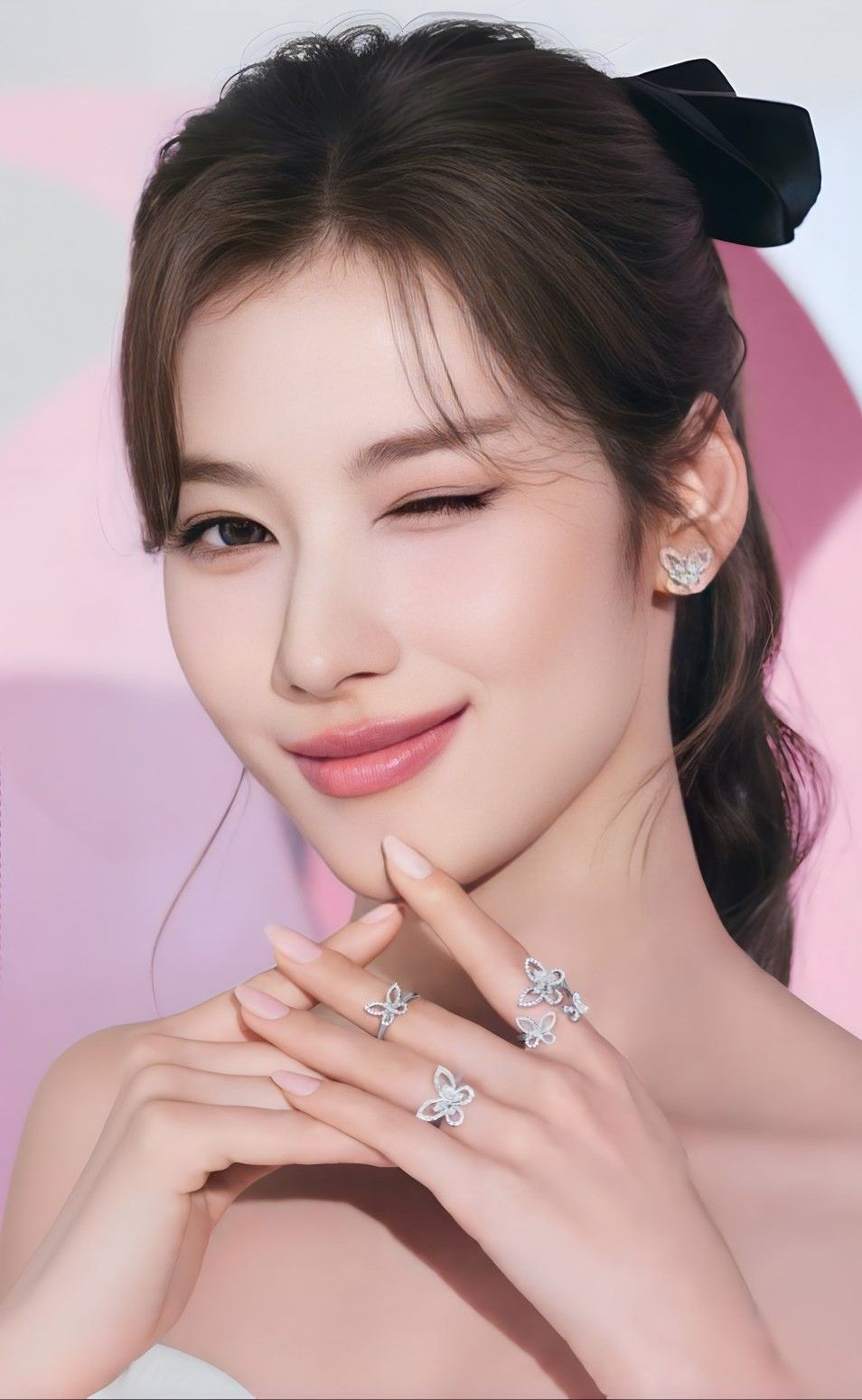 Foto terbaru Sana (TWICE)