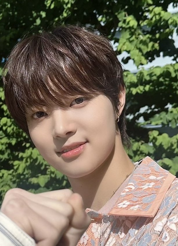 Recent activity shot of EJ (&TEAM)