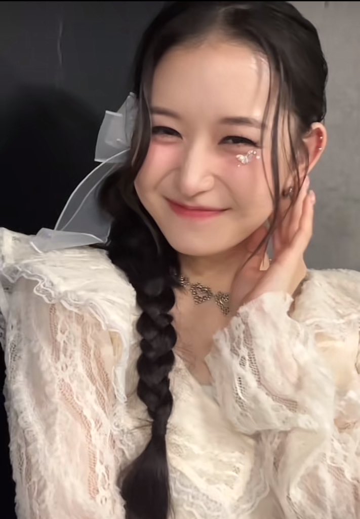 A moment captured by Kasahara Momona (ME:I)'s fan