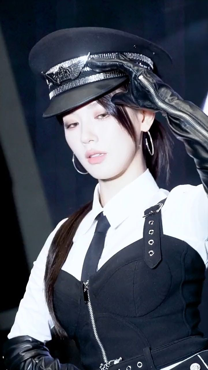 Fandom-recommended wallpaper image of Miyeon (i-dle)