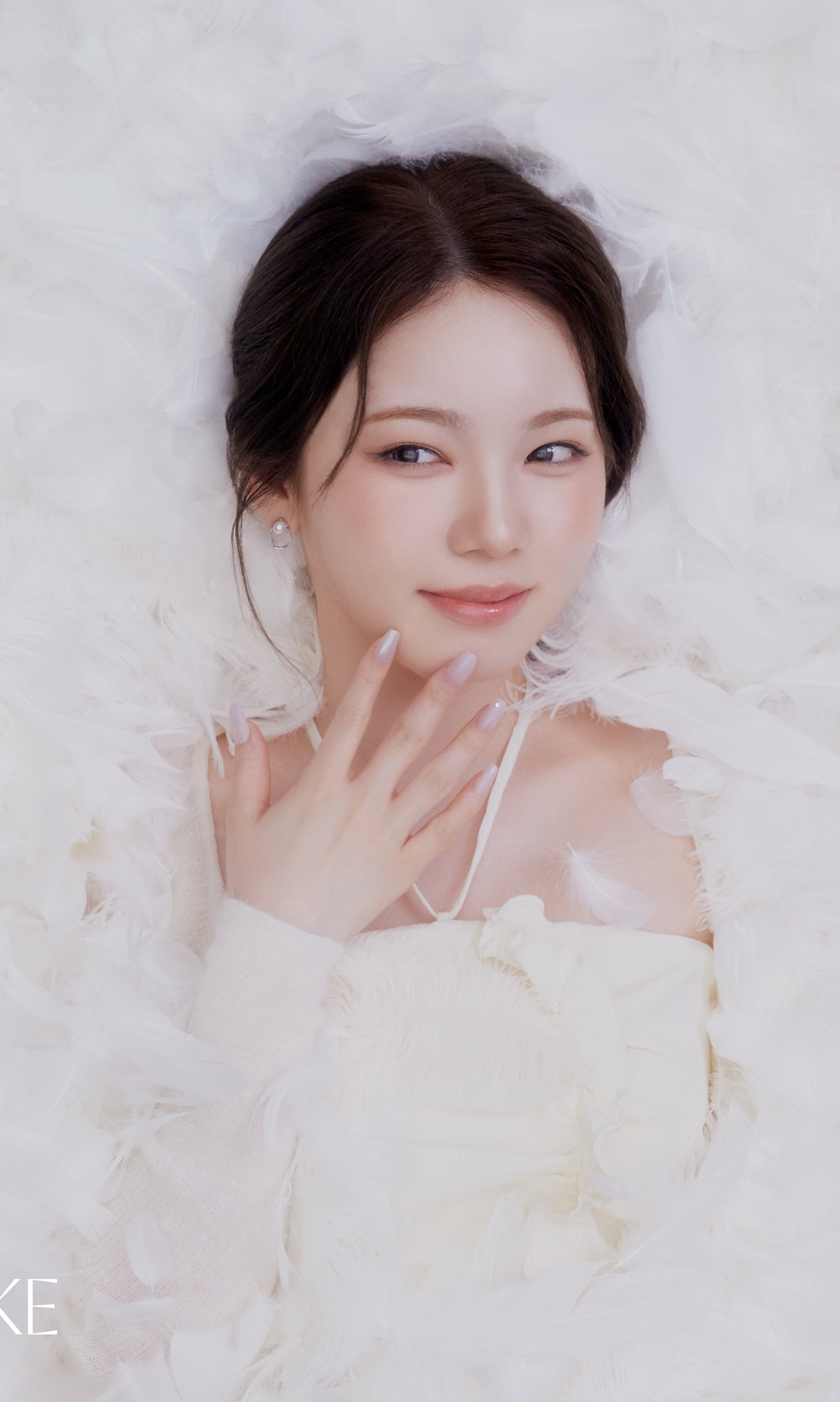 Today's most popular wallpaper in the Ayaka (NiziU) community
