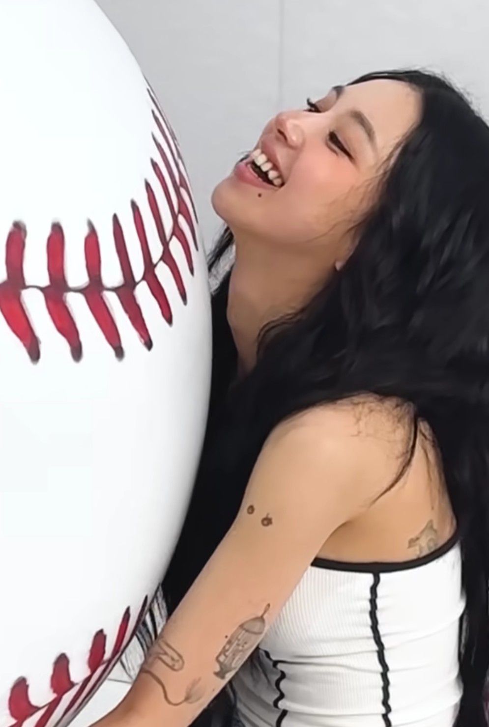 Behind-the-scenes cut of Chaeyoung (TWICE)