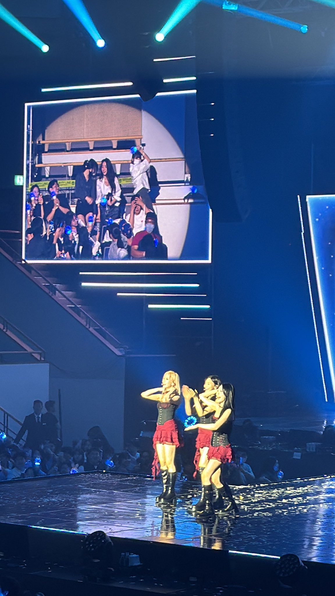 Today’s hot picks from the 자유게시판 community