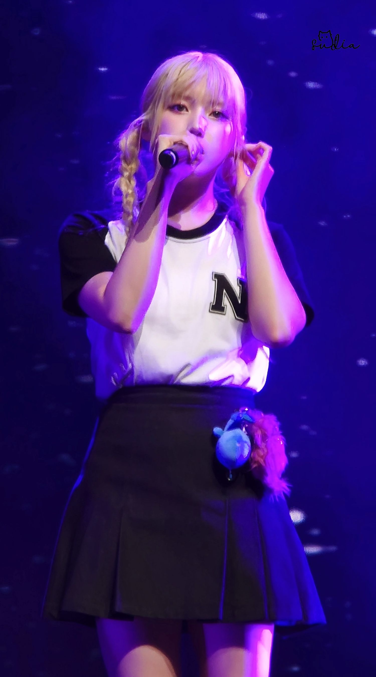 Fandom-recommended wallpaper image of Jiwoo (NMIXX)