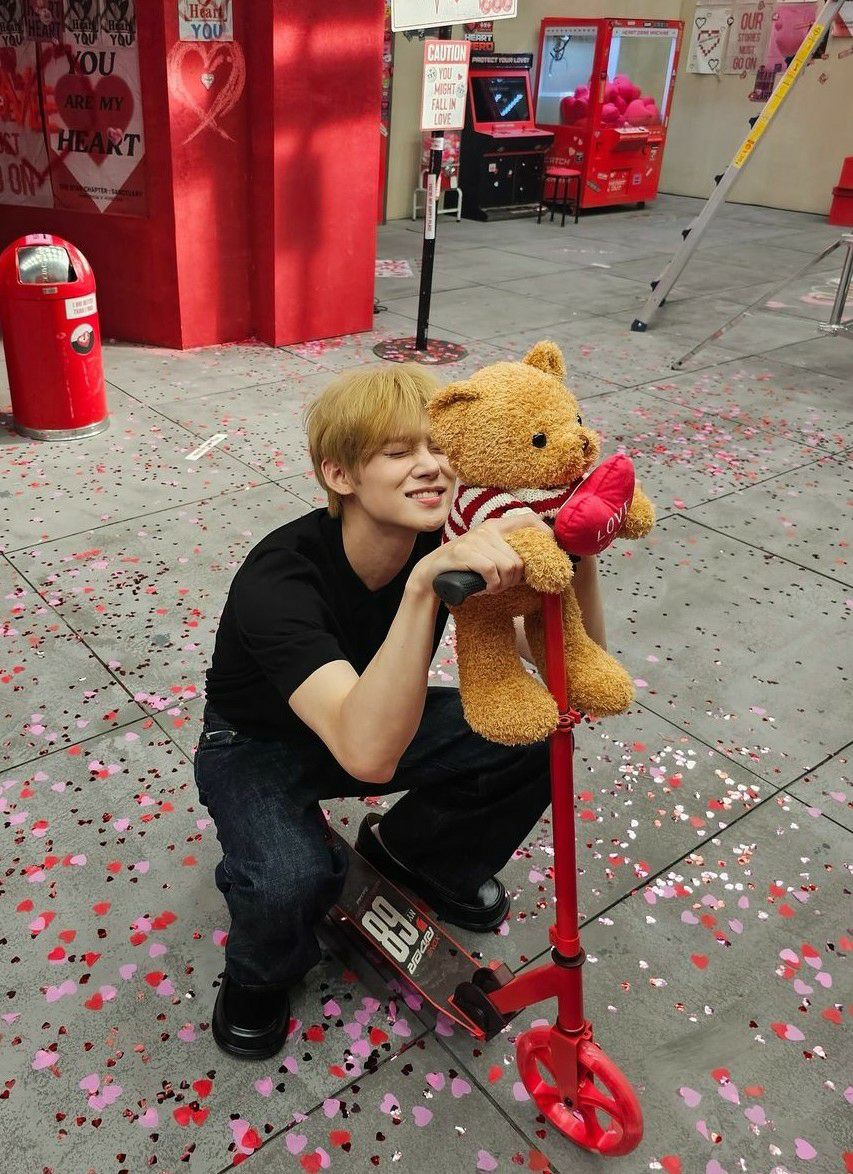 Foto terbaru Yeonjun (TOMORROW X TOGETHER)