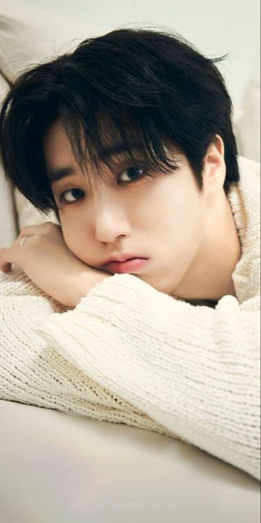 Today's most popular wallpaper in the HAN (Stray Kids) community