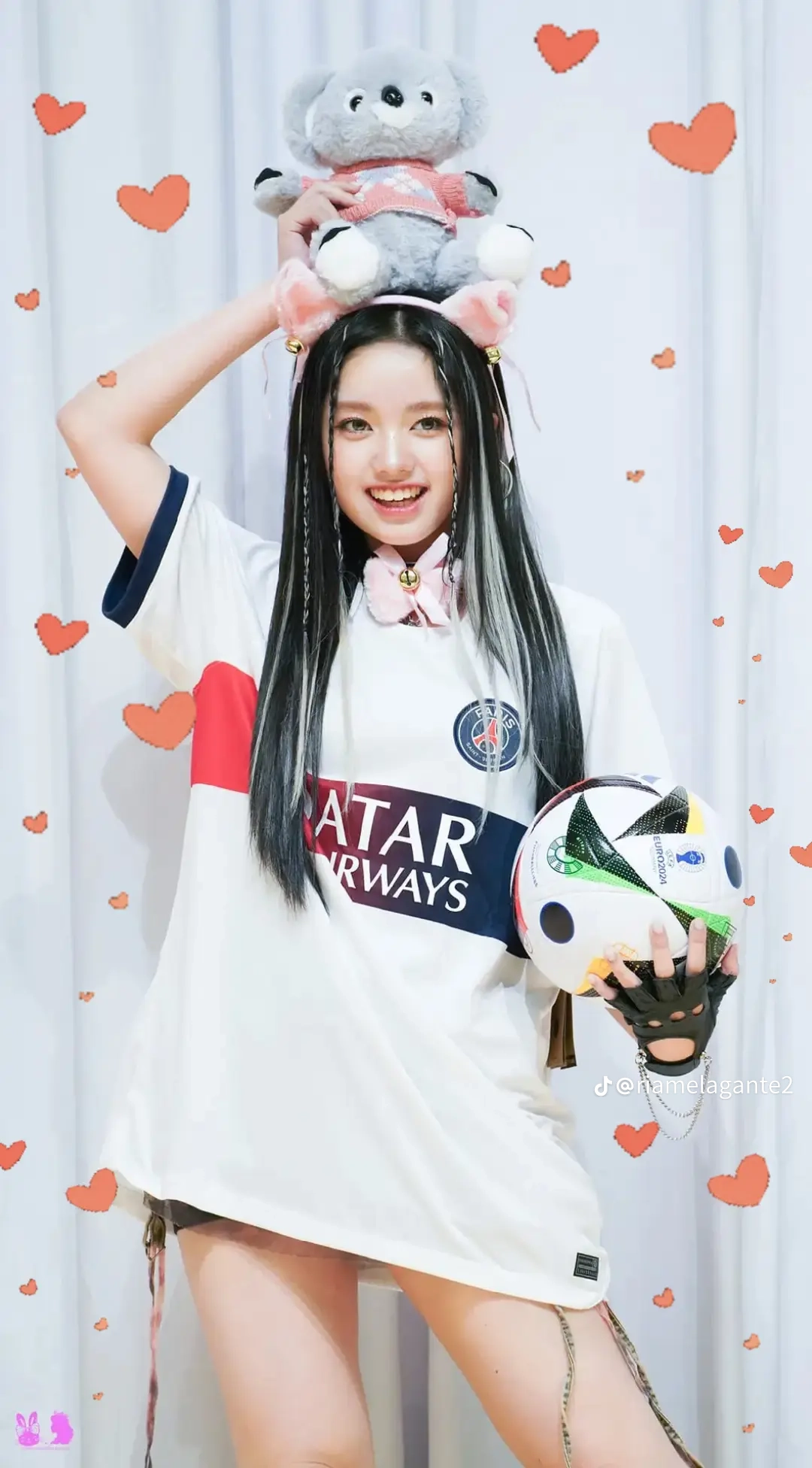 A heartfelt wallpaper shared by Elisia (UNIS)'s fans