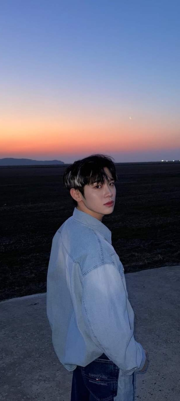 The most beloved wallpaper among Kim Taerae (ZEROBASEONE)'s fans