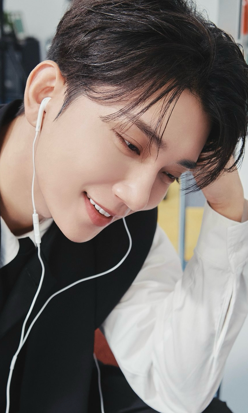 Today's most popular wallpaper in the Joshua (SEVENTEEN) community