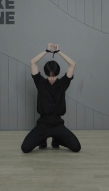 Fandom-recommended wallpaper image of Han Yujin (ZEROBASEONE)