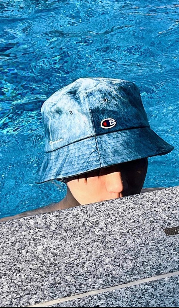 Fandom-recommended wallpaper image of Han Yujin (ZEROBASEONE)