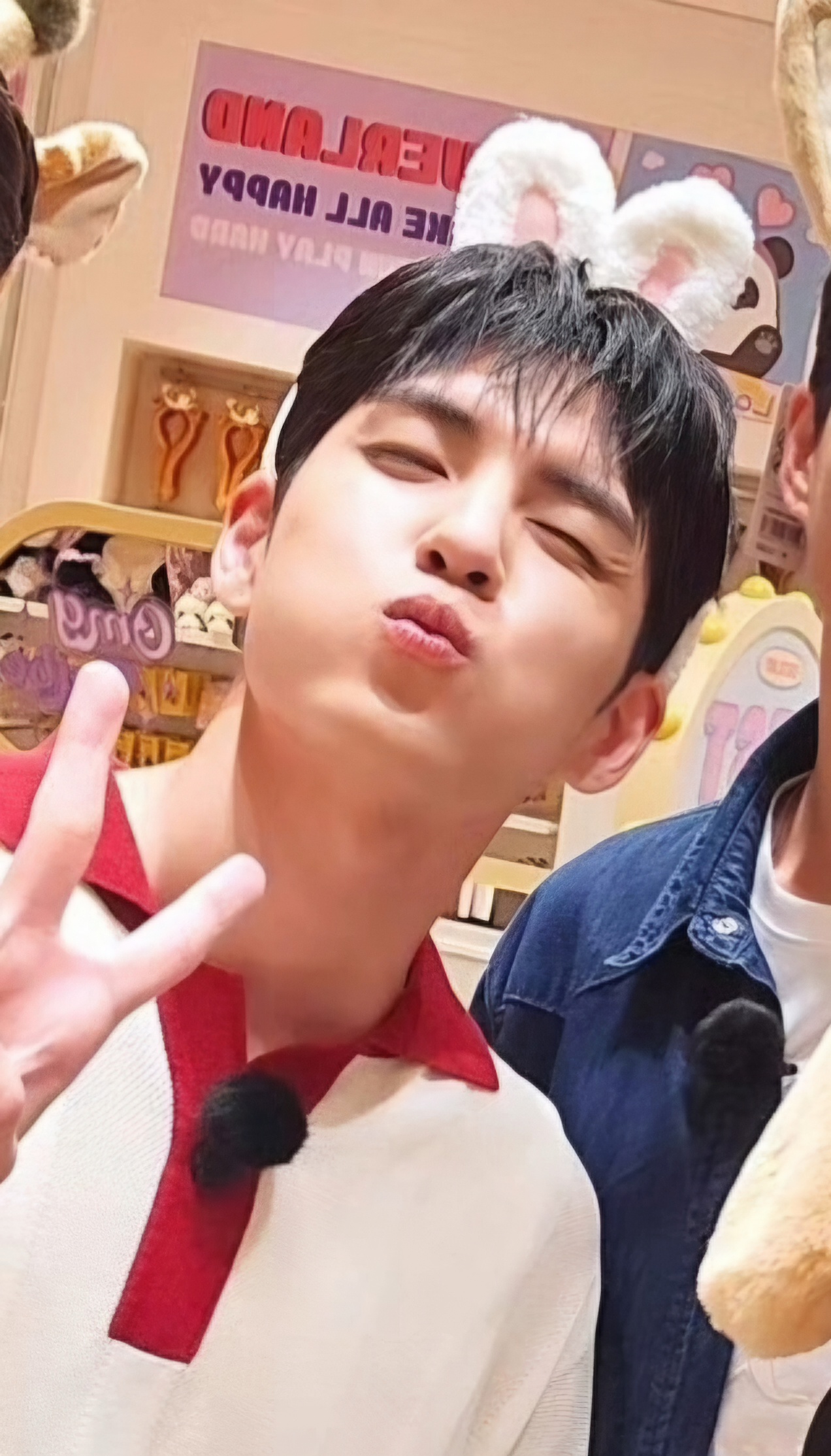 Today's most popular wallpaper in the Wonpil (DAY6) community