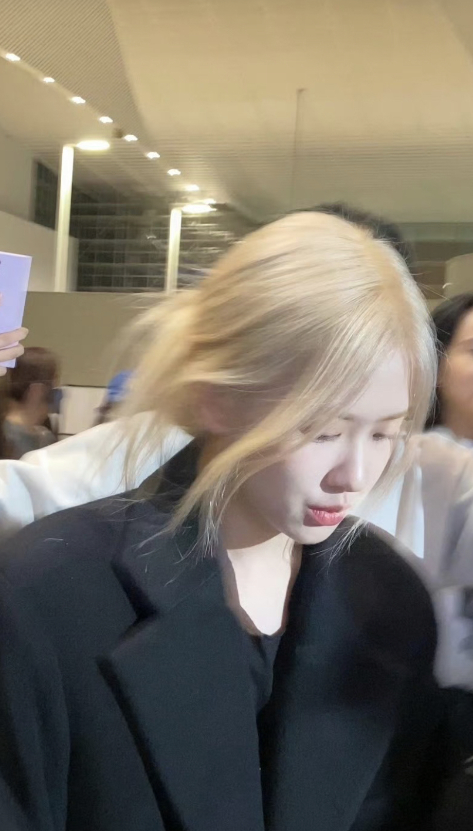 Fandom-recommended wallpaper image of ROSÉ (BLACKPINK)