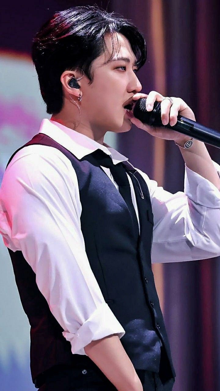 Fandom-recommended wallpaper image of Changbin (Stray Kids)