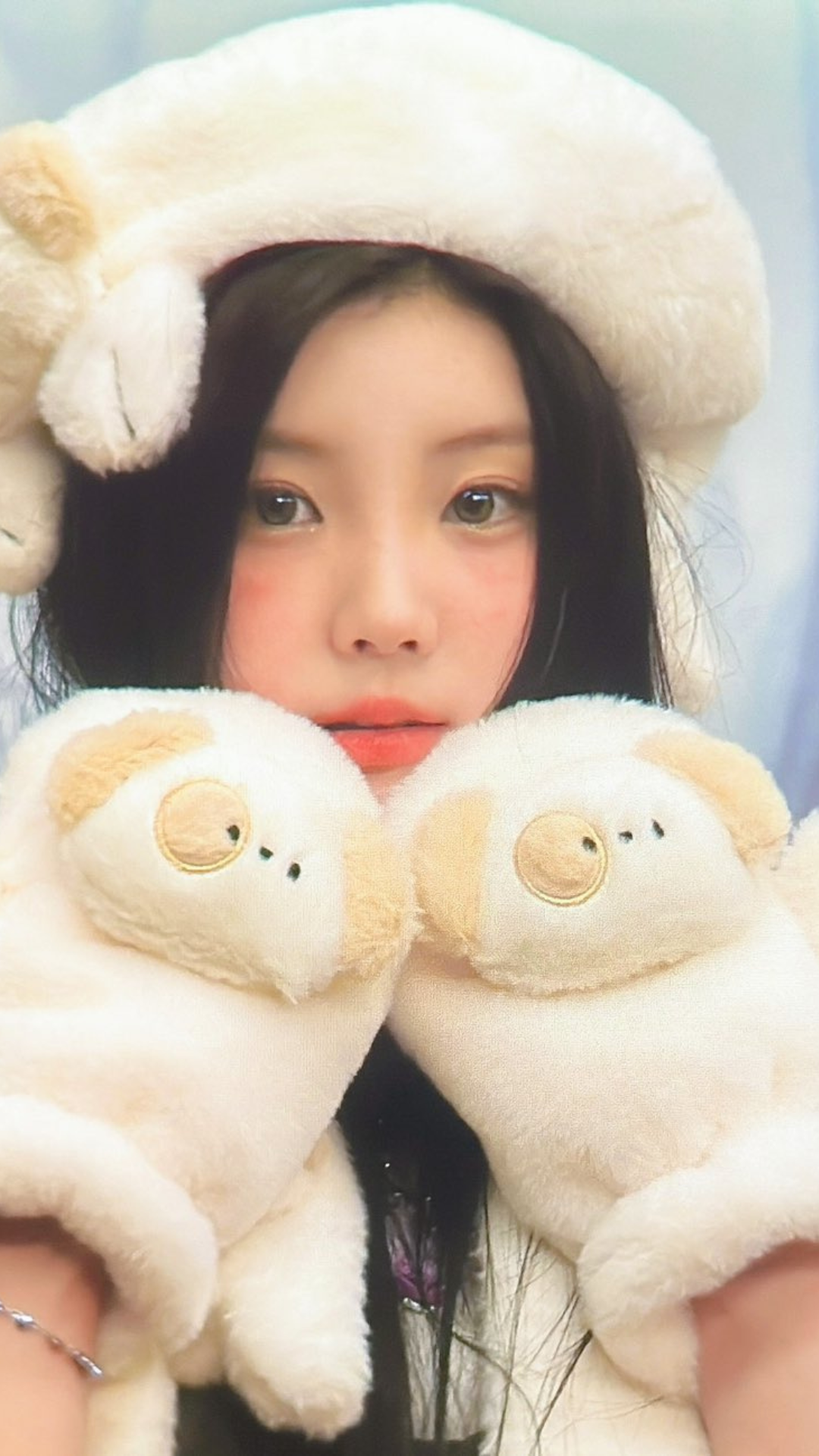 Today's most popular wallpaper in the Wonhee (ILLIT) community