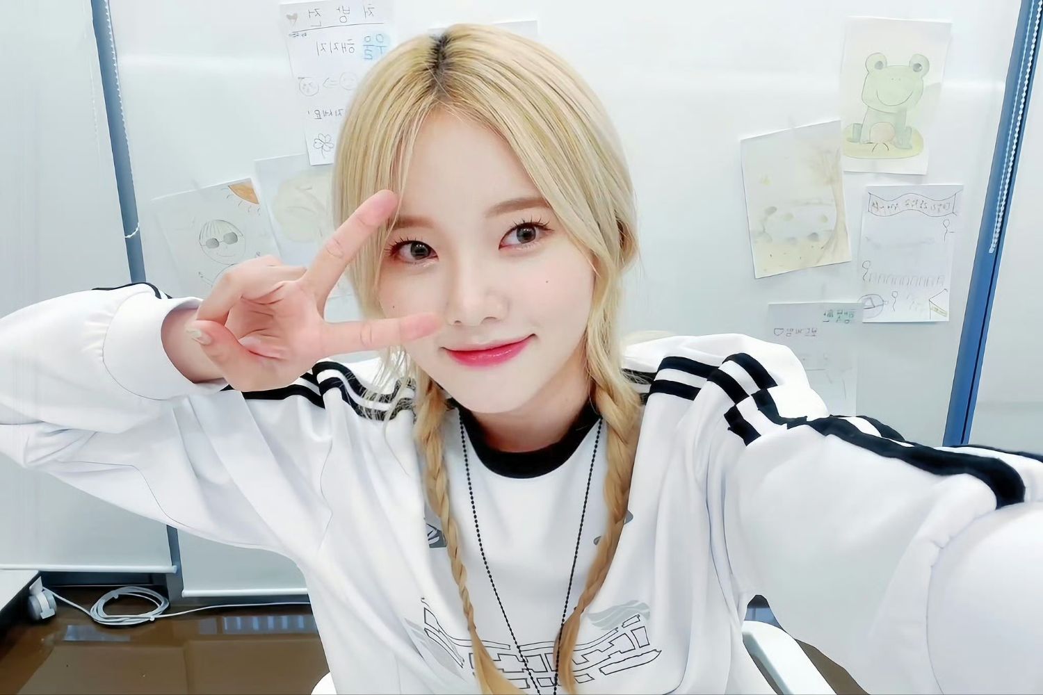 Recent activity shot of Lee Soojin (Weeekly)