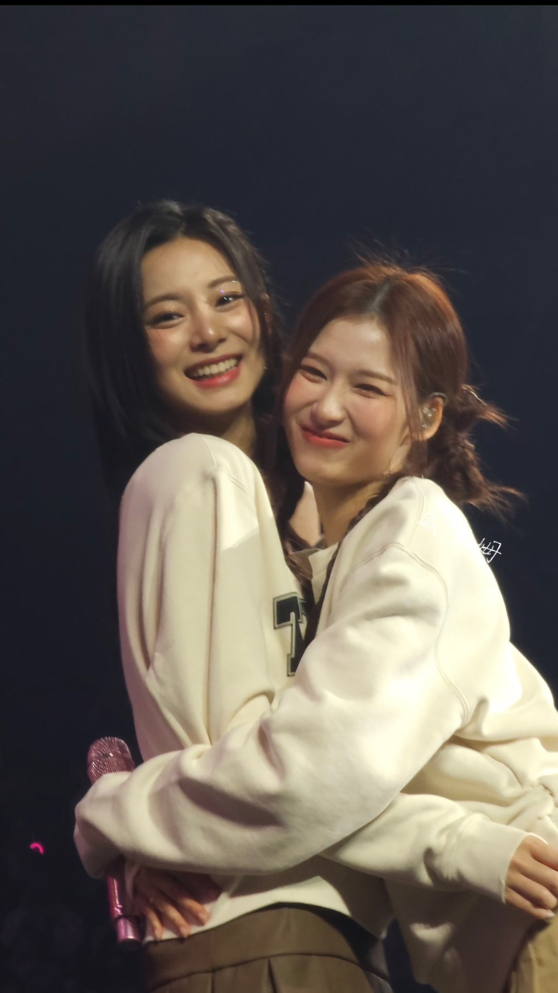 Today's most popular wallpaper in the TWICE community