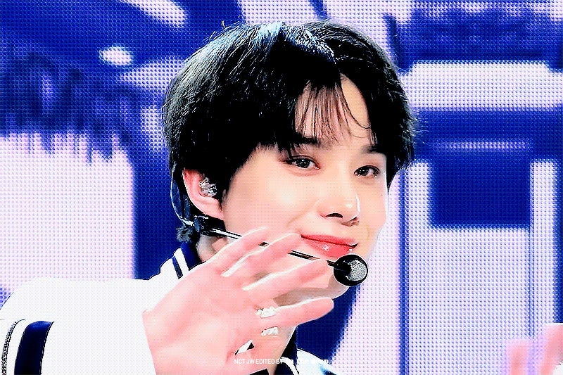 A moment captured by Jungwoo (NCT 127)'s fan