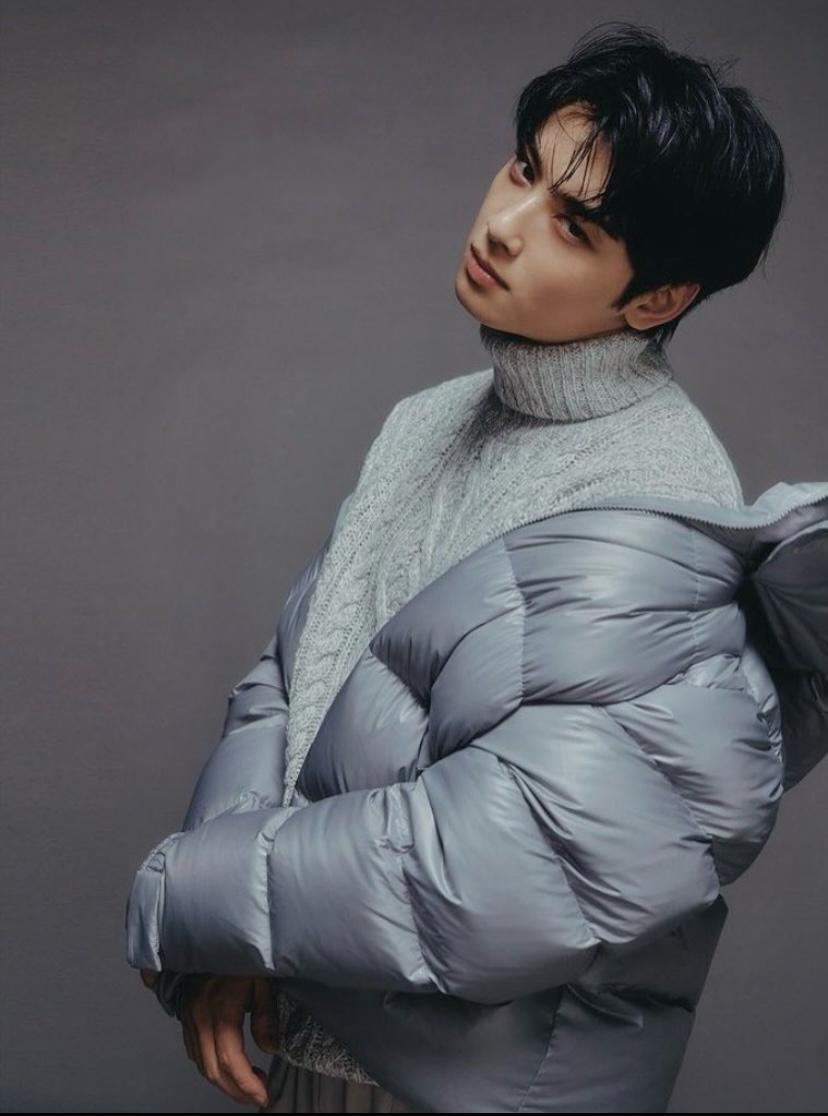 Latest photo of Eunwoo (ASTRO)