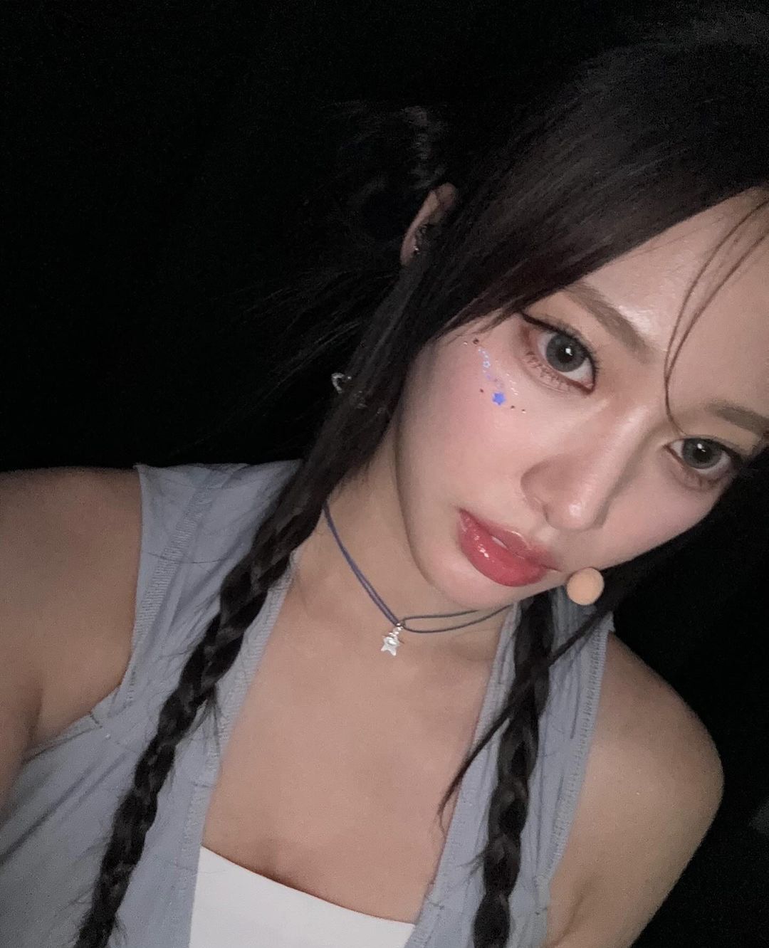 ゾア (Weeekly)の最新写真
