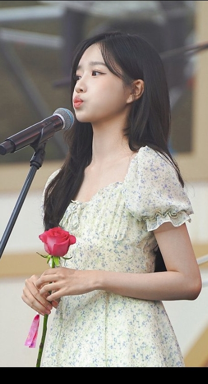 조유리 팬덤이 사랑하는 대표 배경 이미지