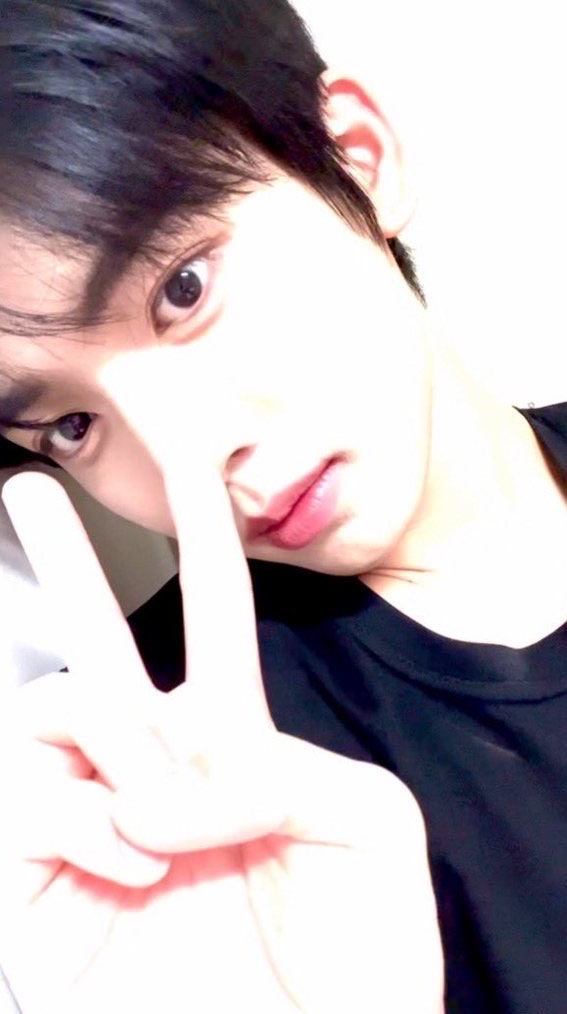 Fandom-recommended wallpaper image of Han Yujin (ZEROBASEONE)