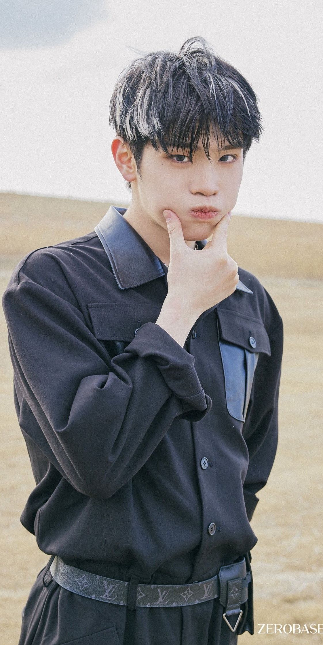 A heartfelt wallpaper shared by Kim Taerae (ZEROBASEONE)'s fans