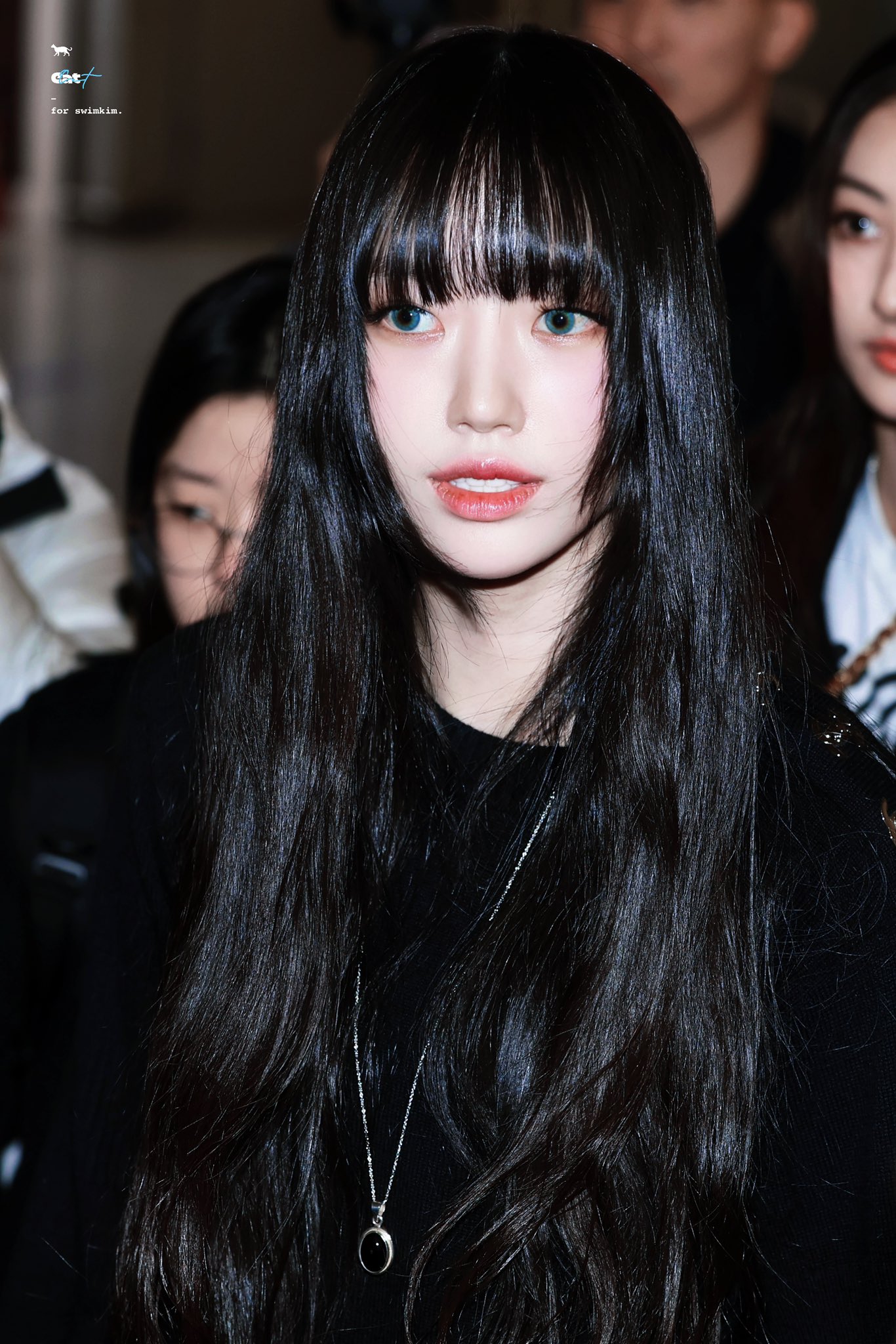 Behind-the-scenes cut of Sooin (MEOVV)