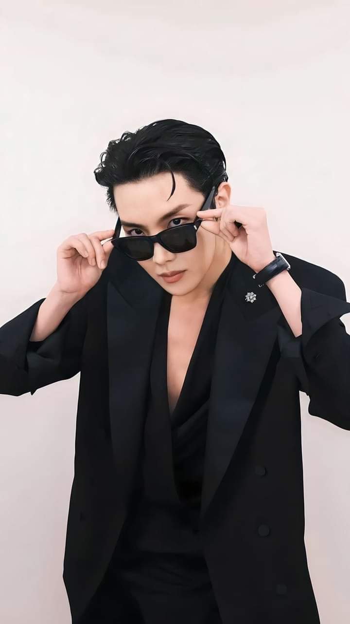 A heartfelt wallpaper shared by j-hope (BTS)'s fans