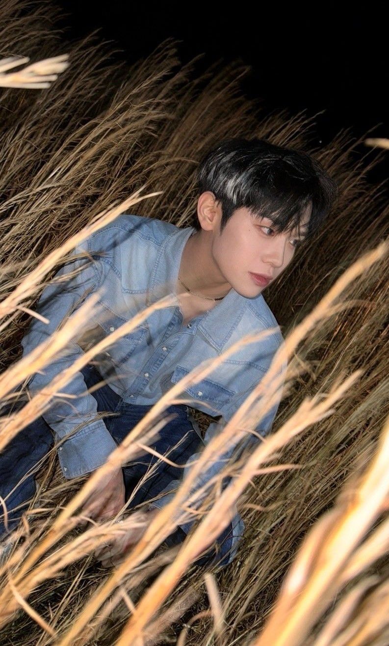 Today's most popular wallpaper in the Kim Taerae (ZEROBASEONE) community