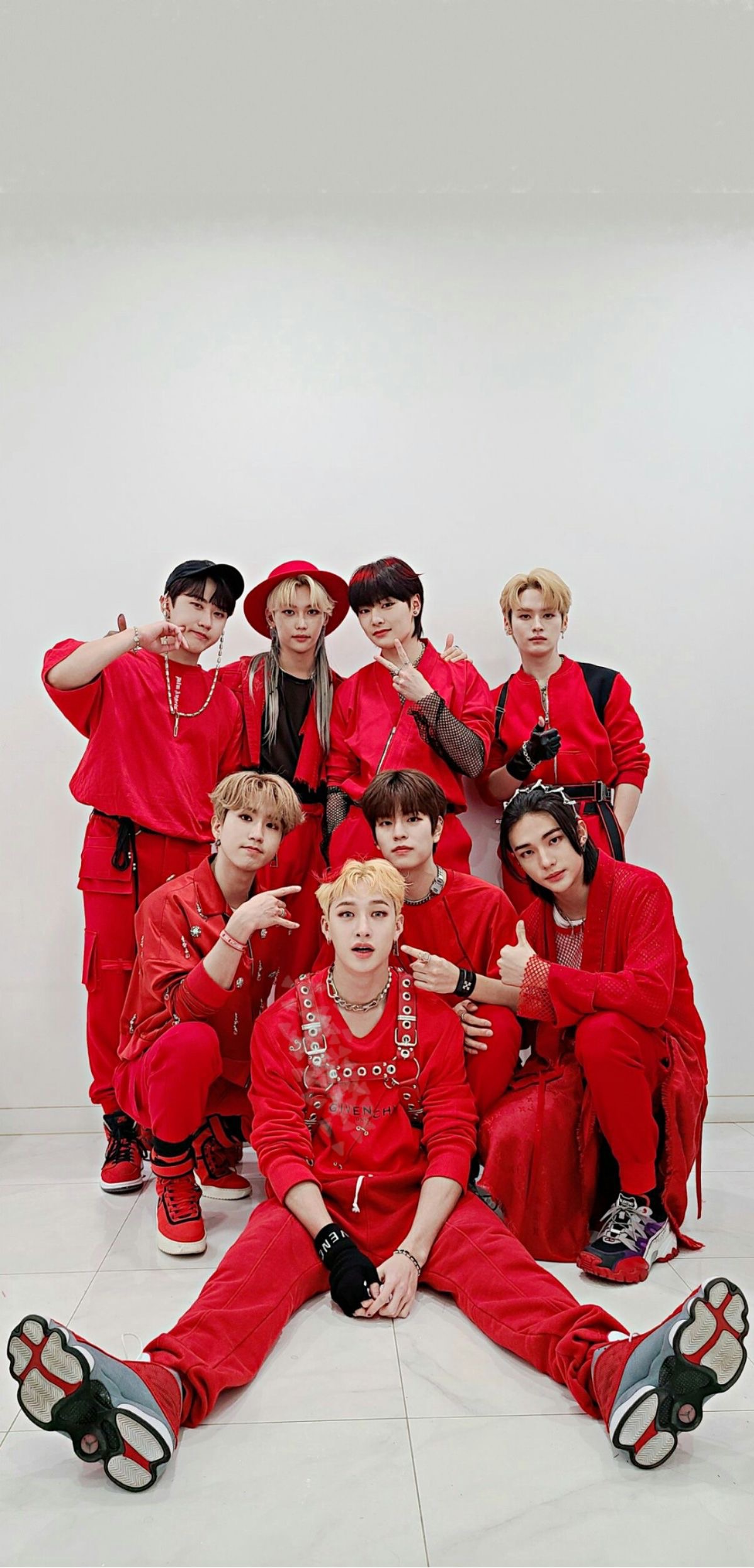 The most beloved wallpaper among Lee Know (Stray Kids)'s fans