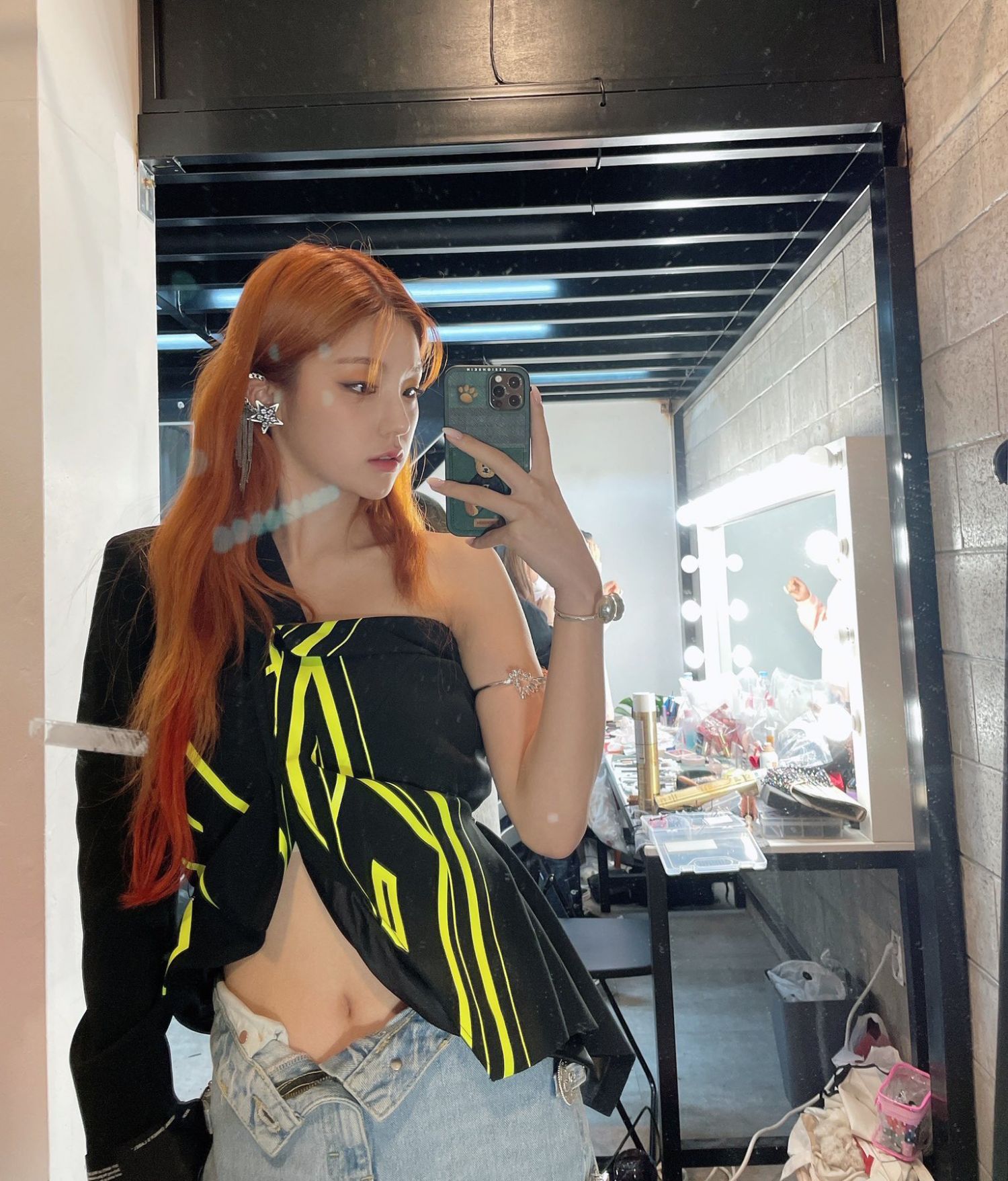 Behind-the-scenes cut of ITZY