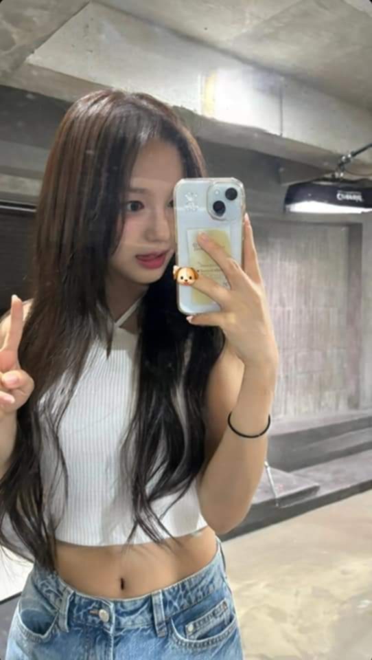A heartfelt wallpaper shared by Ryu Sarang (izna)'s fans