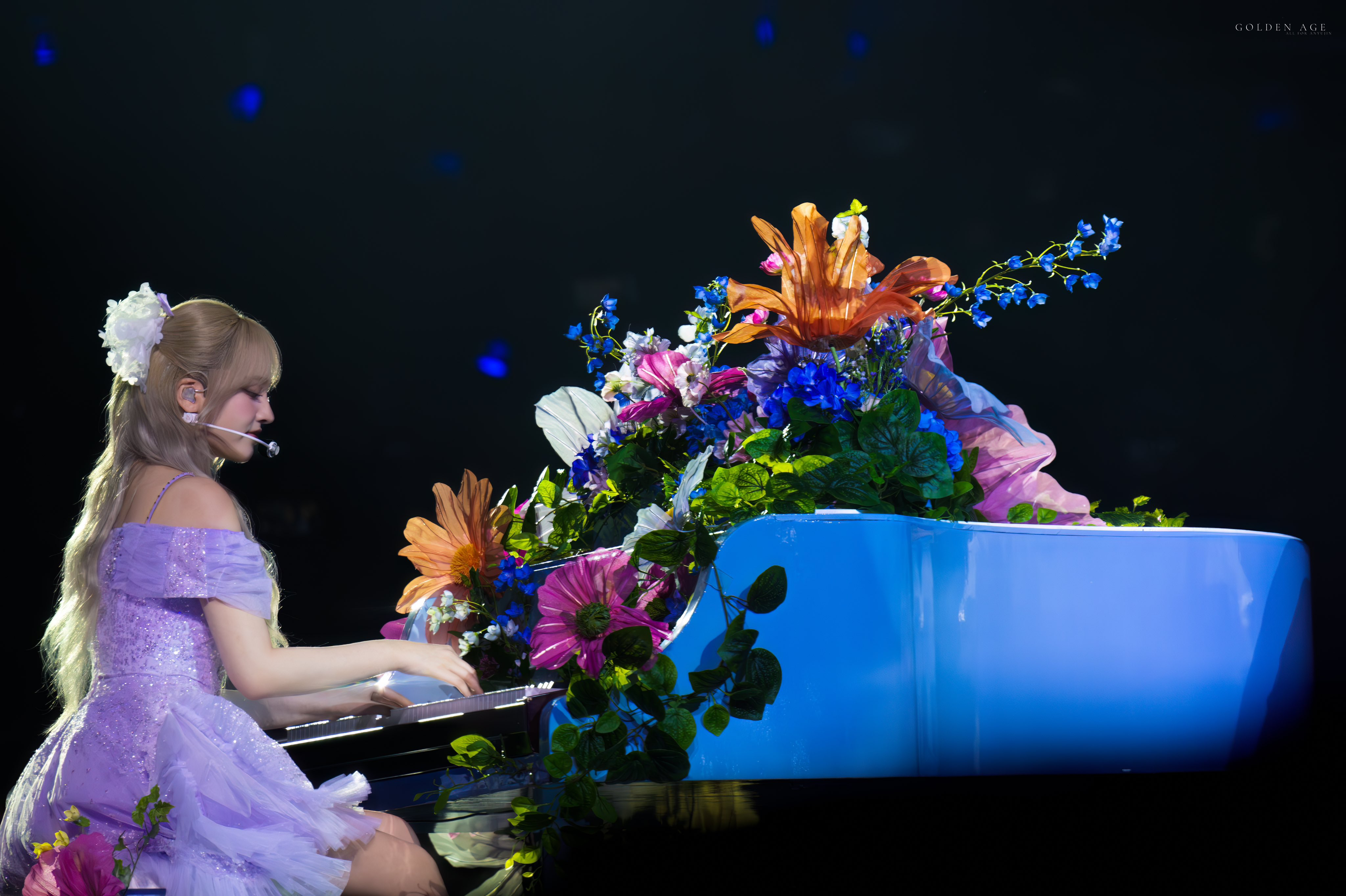 A moment captured by IVE's fan