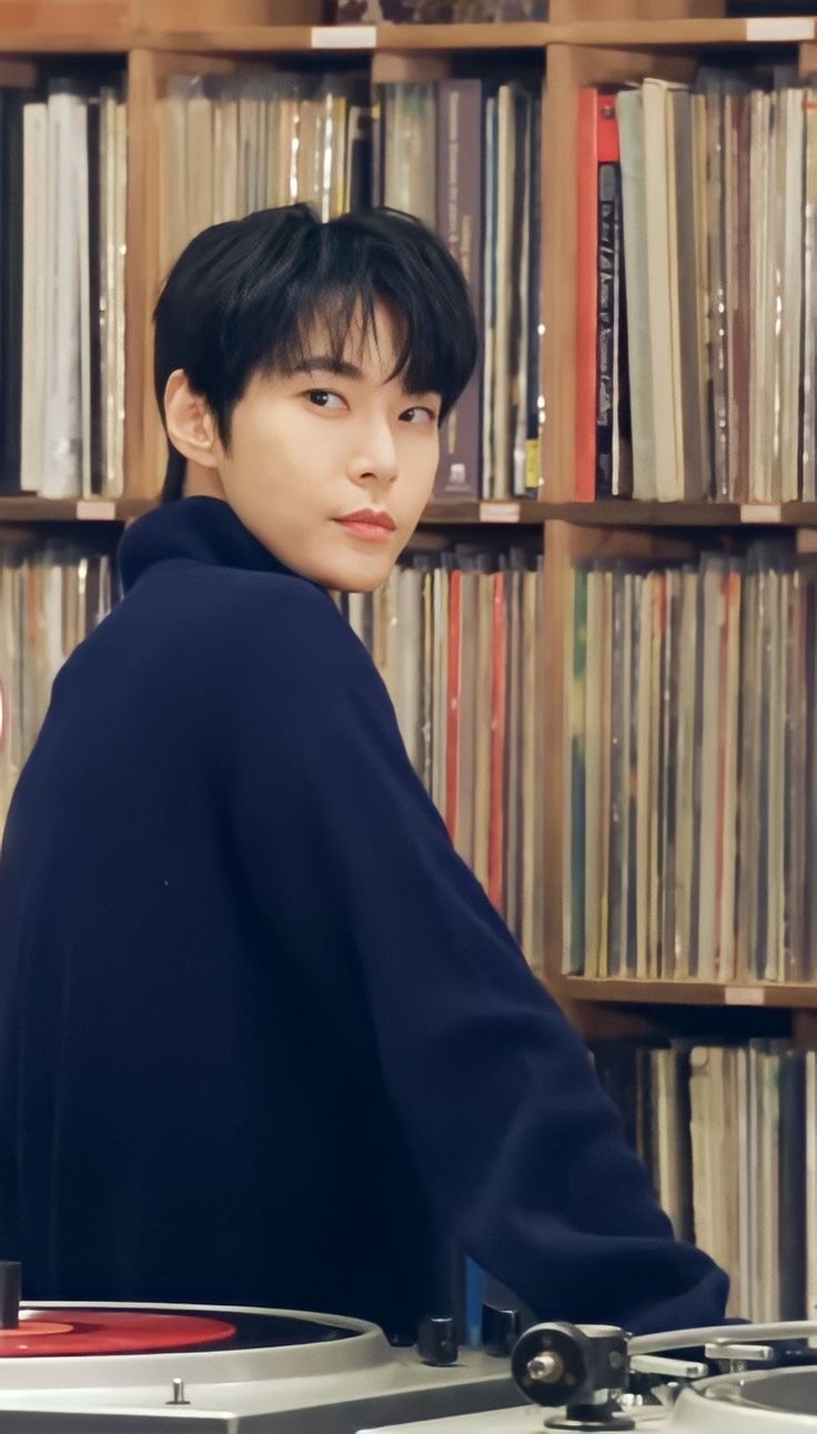Fandom-recommended wallpaper image of Doyoung (NCT 127)