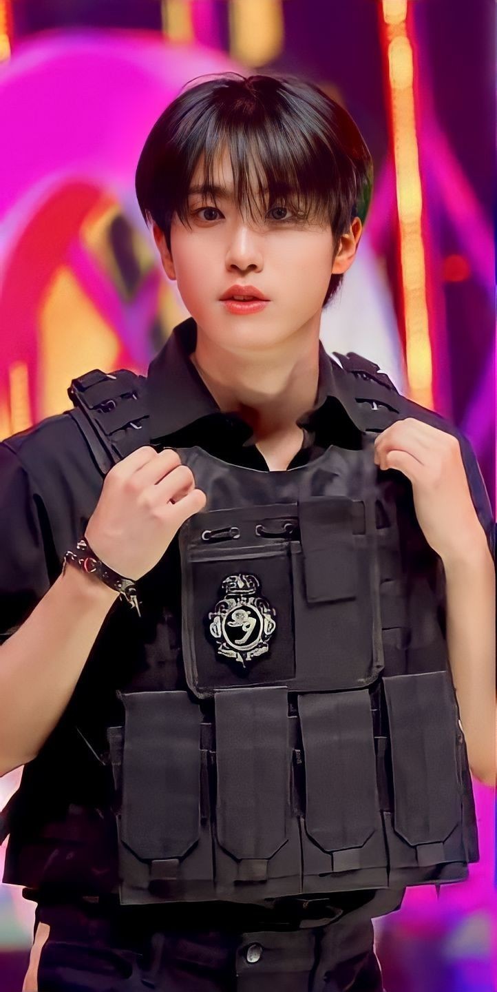 The most beloved wallpaper among HAN (Stray Kids)'s fans