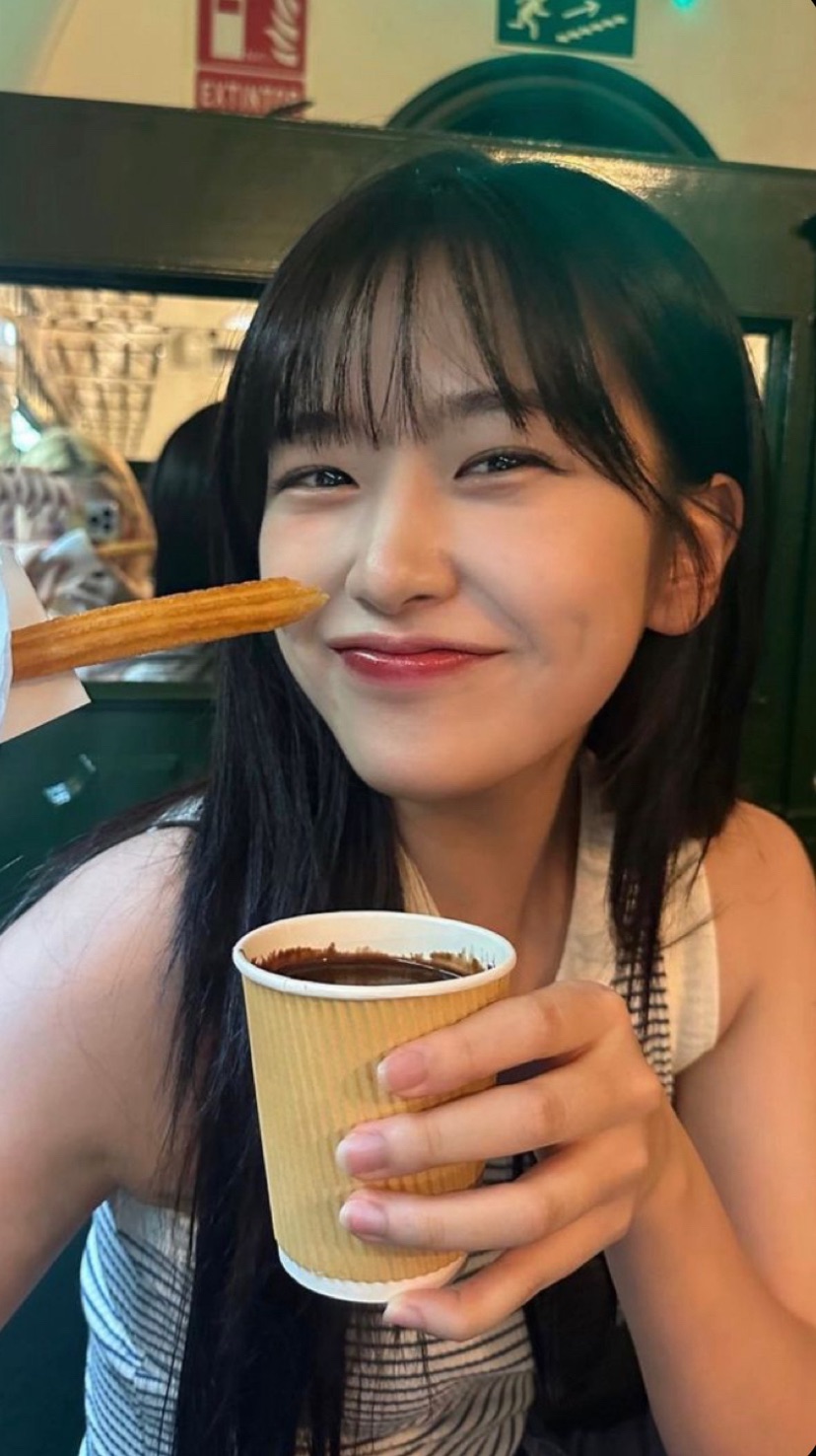 A heartfelt wallpaper shared by An Yujin (IVE)'s fans