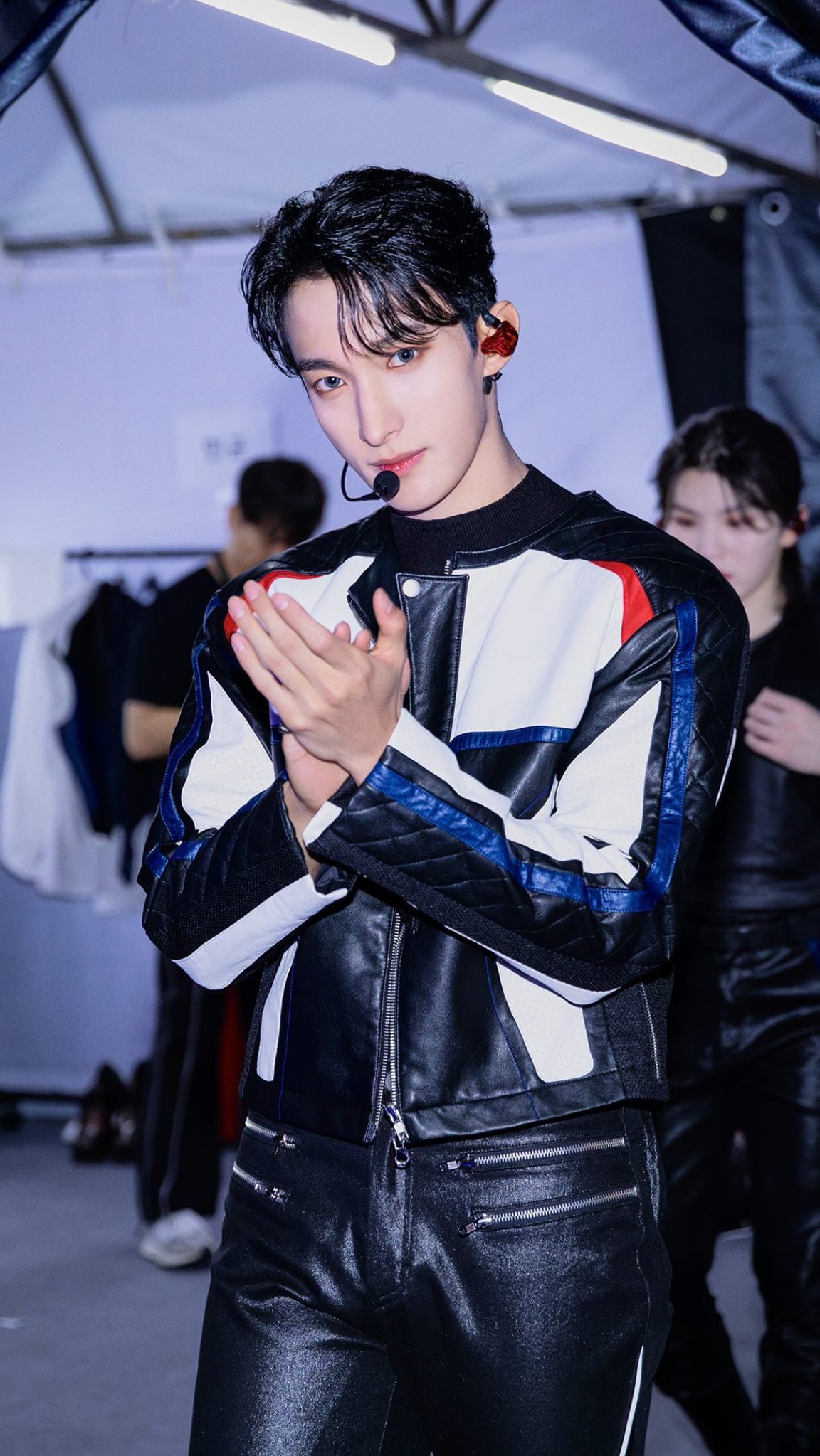 A heartfelt wallpaper shared by ドギョム (SEVENTEEN)'s fans