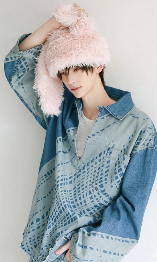 The most beloved wallpaper among Shinyu (TWS)'s fans