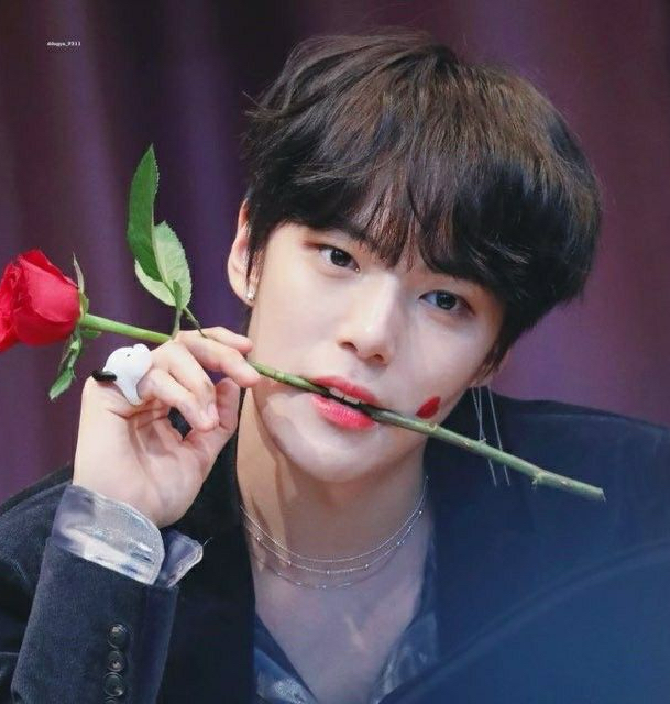 A moment captured by Minhyuk (MONSTA X)'s fan