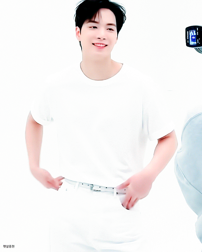 A moment captured by Kim Jonghyeon's fan