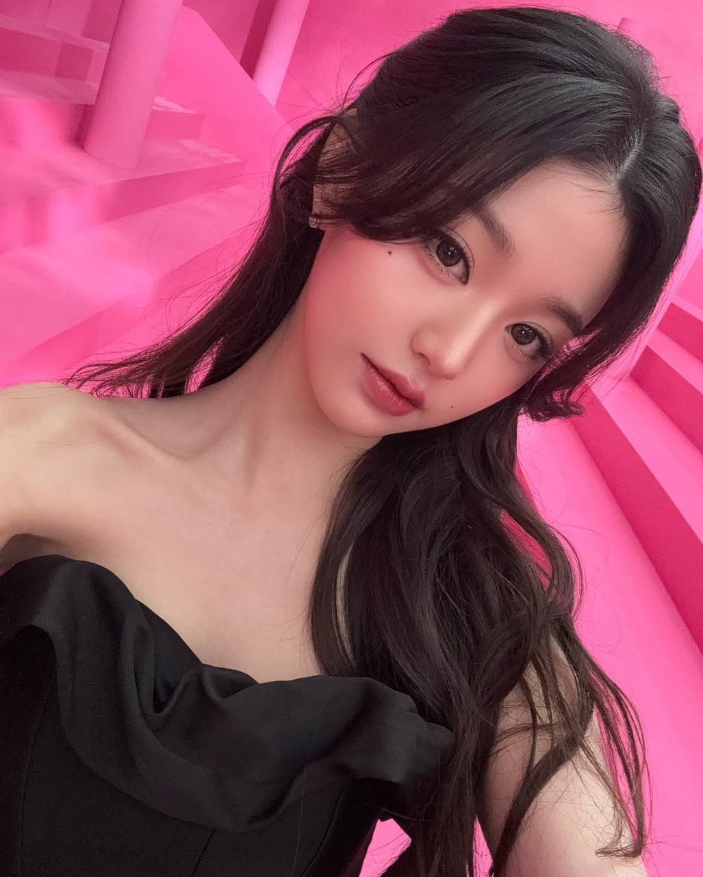 Recent activity shot of Jang Wonyoung (IVE)