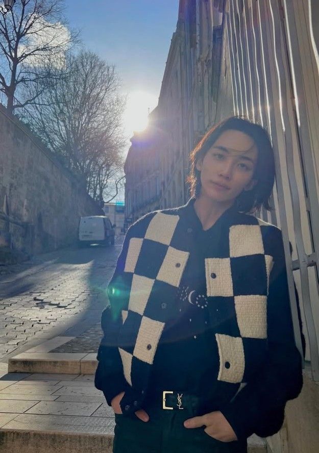 Latest photo of Jeonghan (SEVENTEEN)