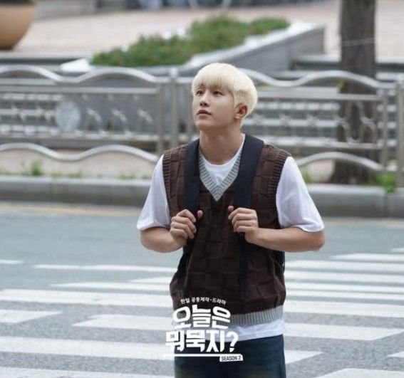 Behind-the-scenes cut of Jinjin (ASTRO)