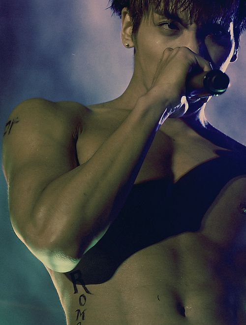 A moment captured by Jonghyun (SHINee)'s fan