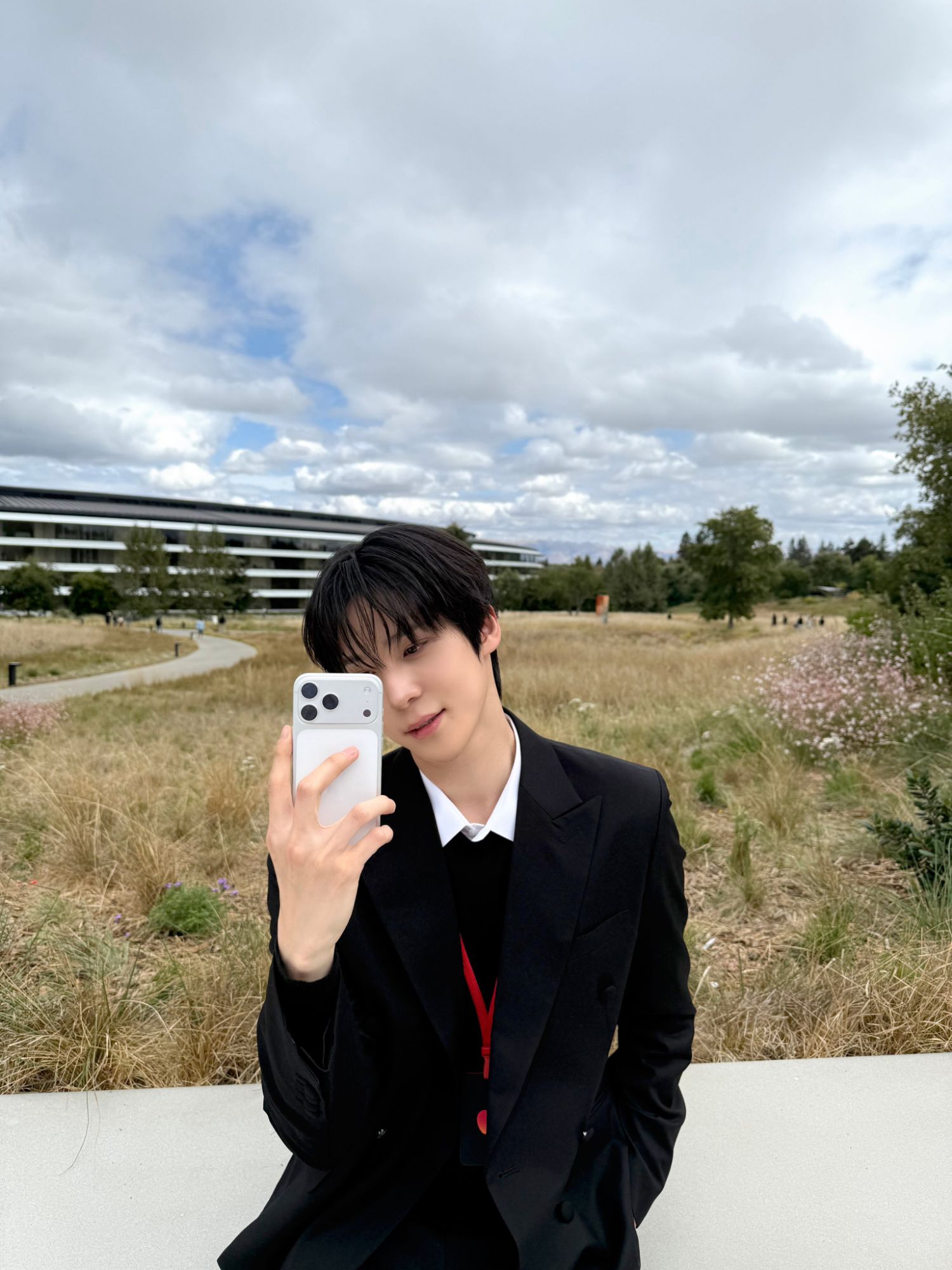 Behind-the-scenes cut of Yunho (ATEEZ)