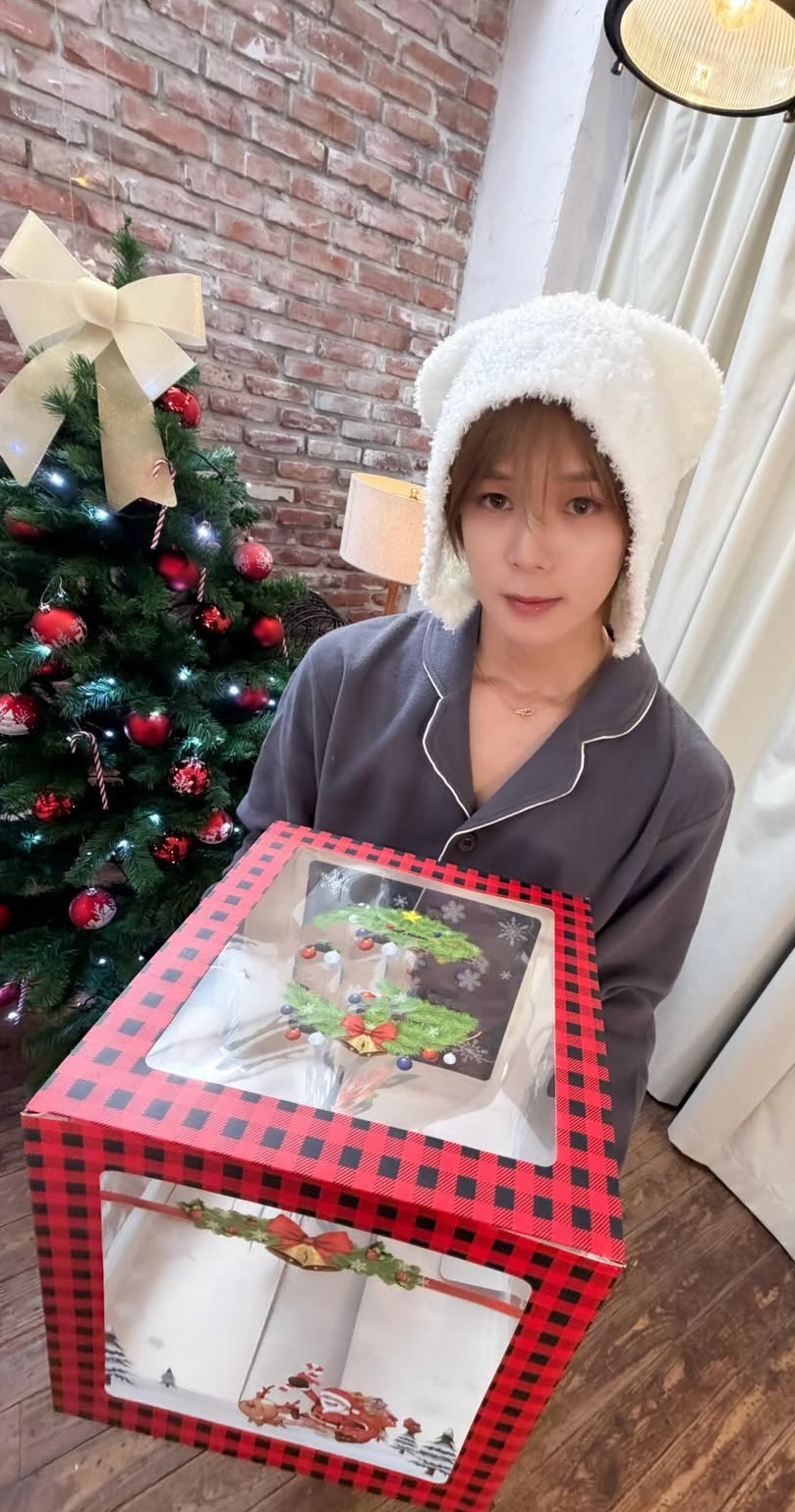 A moment captured by K (&TEAM)'s fan