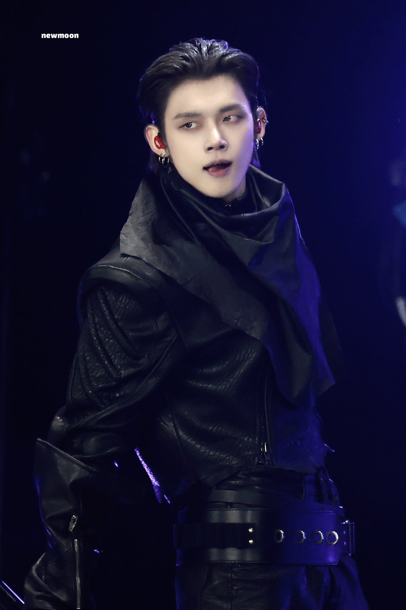 然竣 (TOMORROW X TOGETHER)的最新活动照片